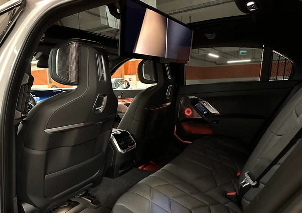 BMW Seria 7 cena 689000 przebieg: 4151, rok produkcji 2023 z Toruń małe 562